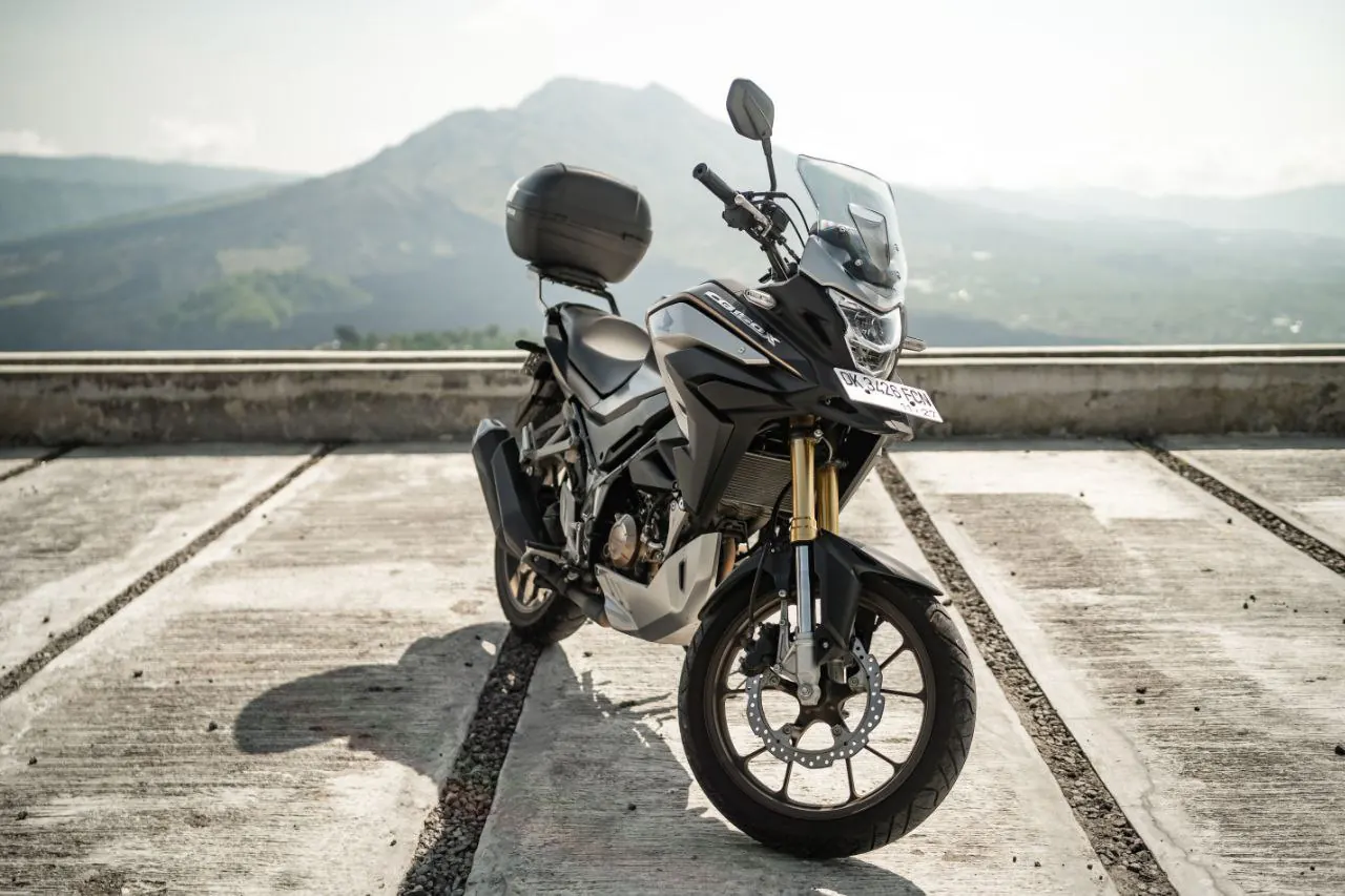 Honda CB150X 1