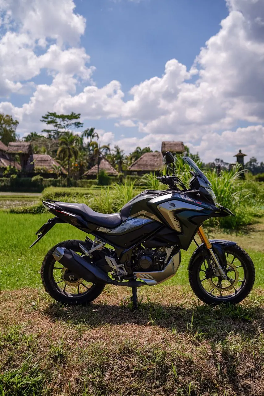 Honda CB150X 3