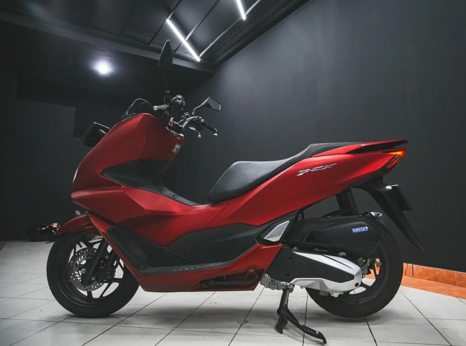 Honda PCX Red 1