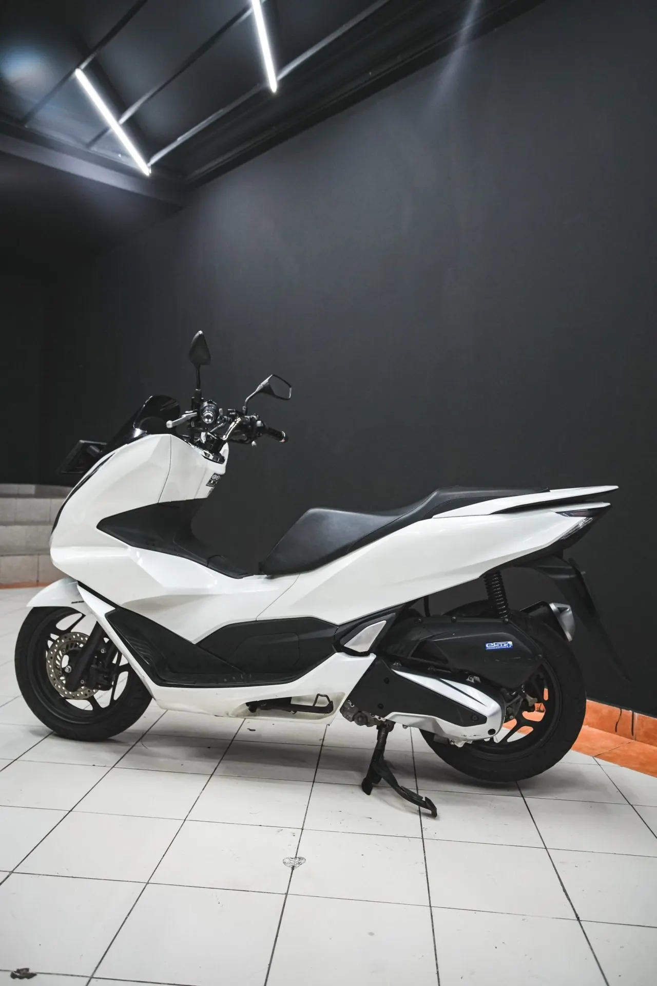 Honda PCX White 150cc 3