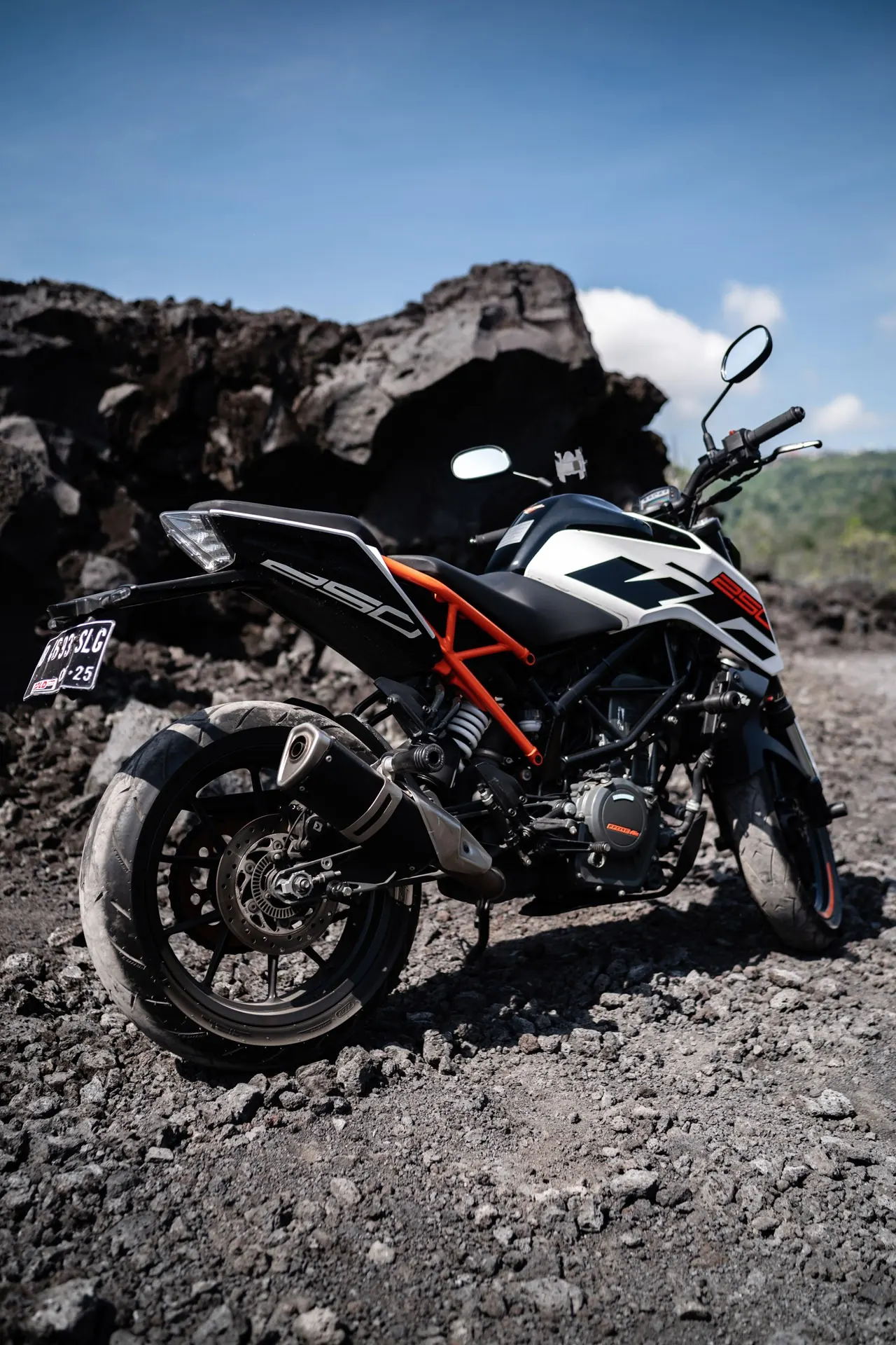 KTM Duke 250 ABS White 4