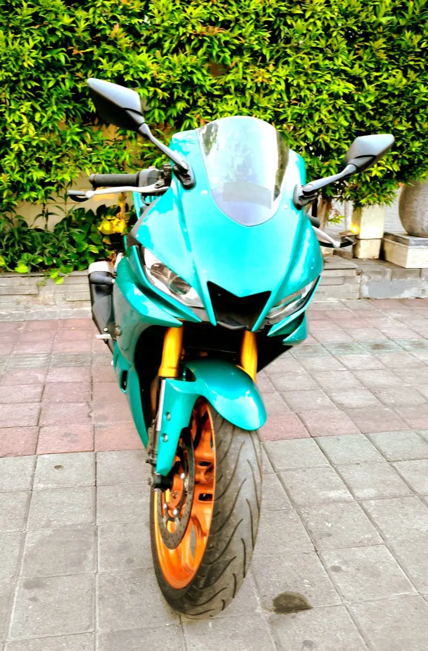 Yamaha R25 ABS Sportbike 1 1