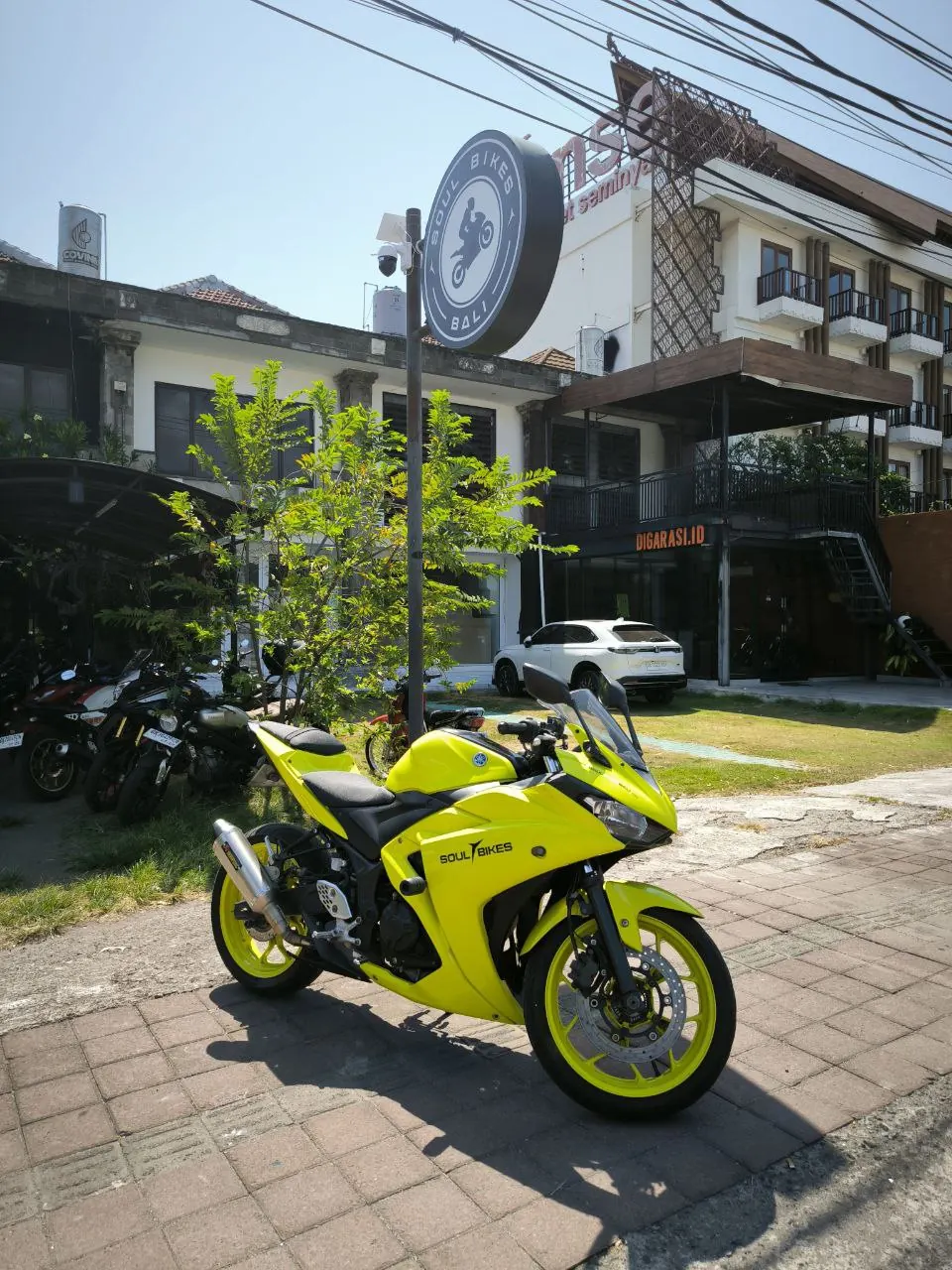 Yamaha R25 ABS Yellow 1
