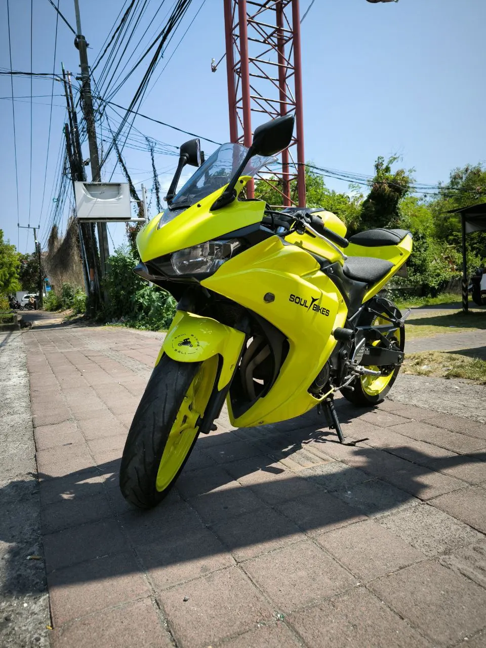 Yamaha R25 ABS Yellow 3