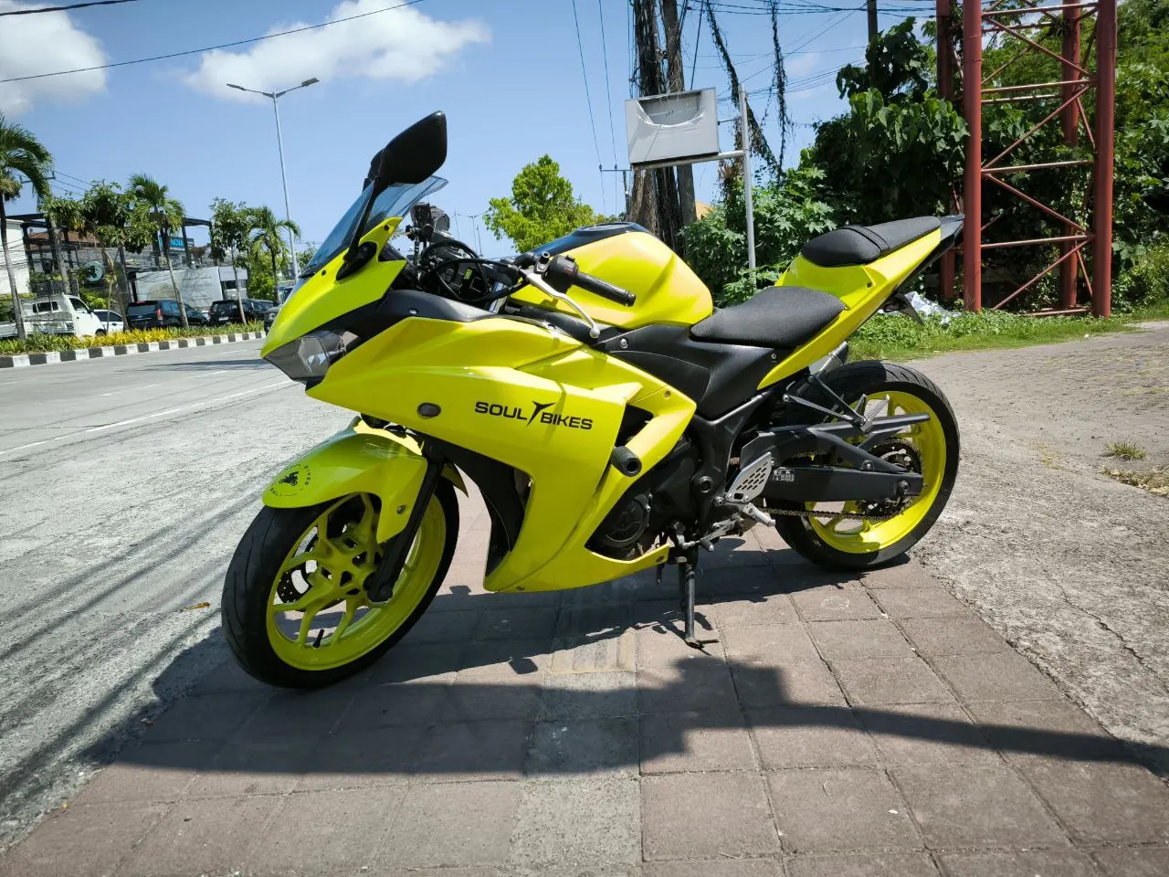 Yamaha R25 ABS Yellow 4
