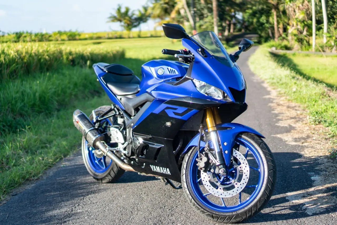 Yamaha R25 Movi Star 3