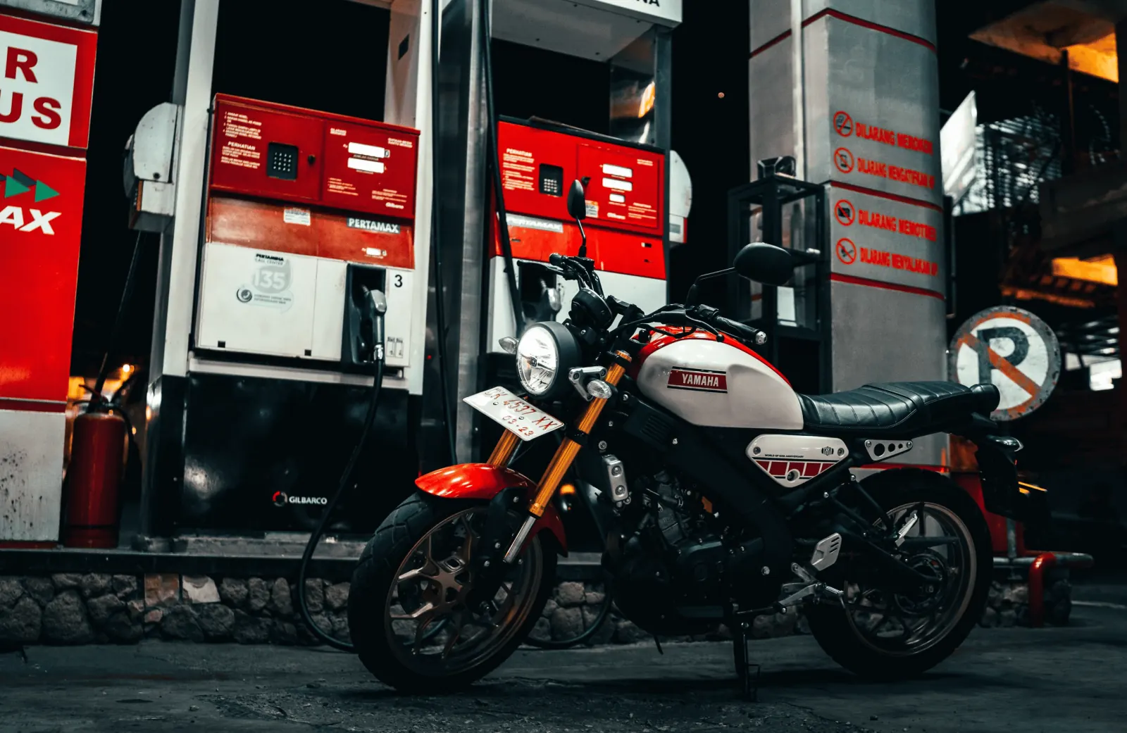 Yamaha XSR 155 60th White 2