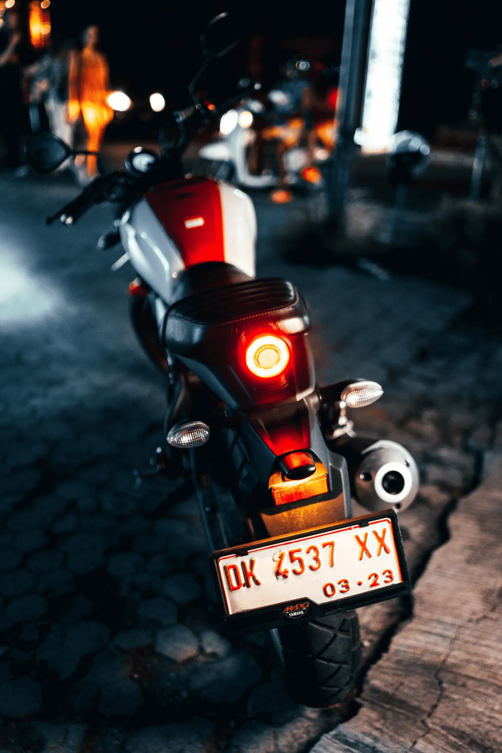 Yamaha XSR 155 60th White 3