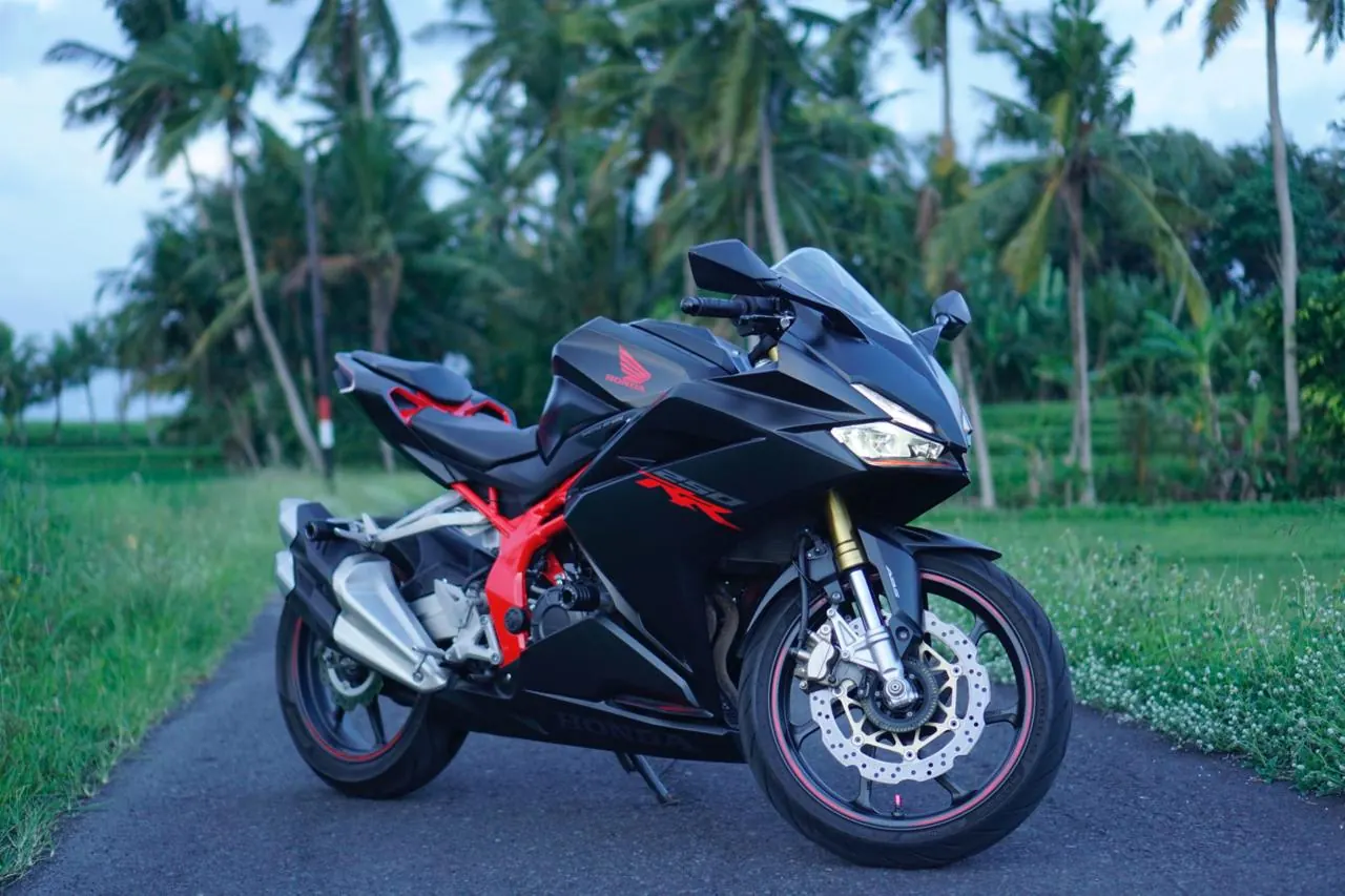 Honda CBR 250RR ABS Black-Red