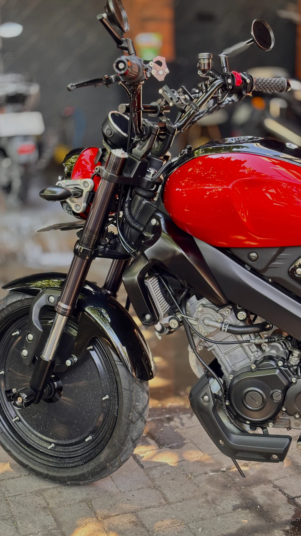 Yamaha xsr 155 custom red 01